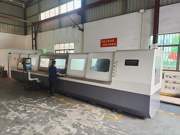 Operation method of CNC deep hole drilling system